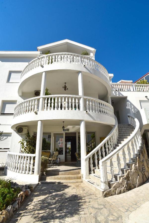 Apartments Adok Budva Eksteriør billede