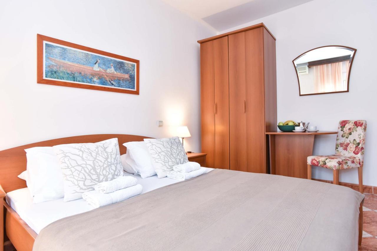 Apartments Adok Budva Eksteriør billede