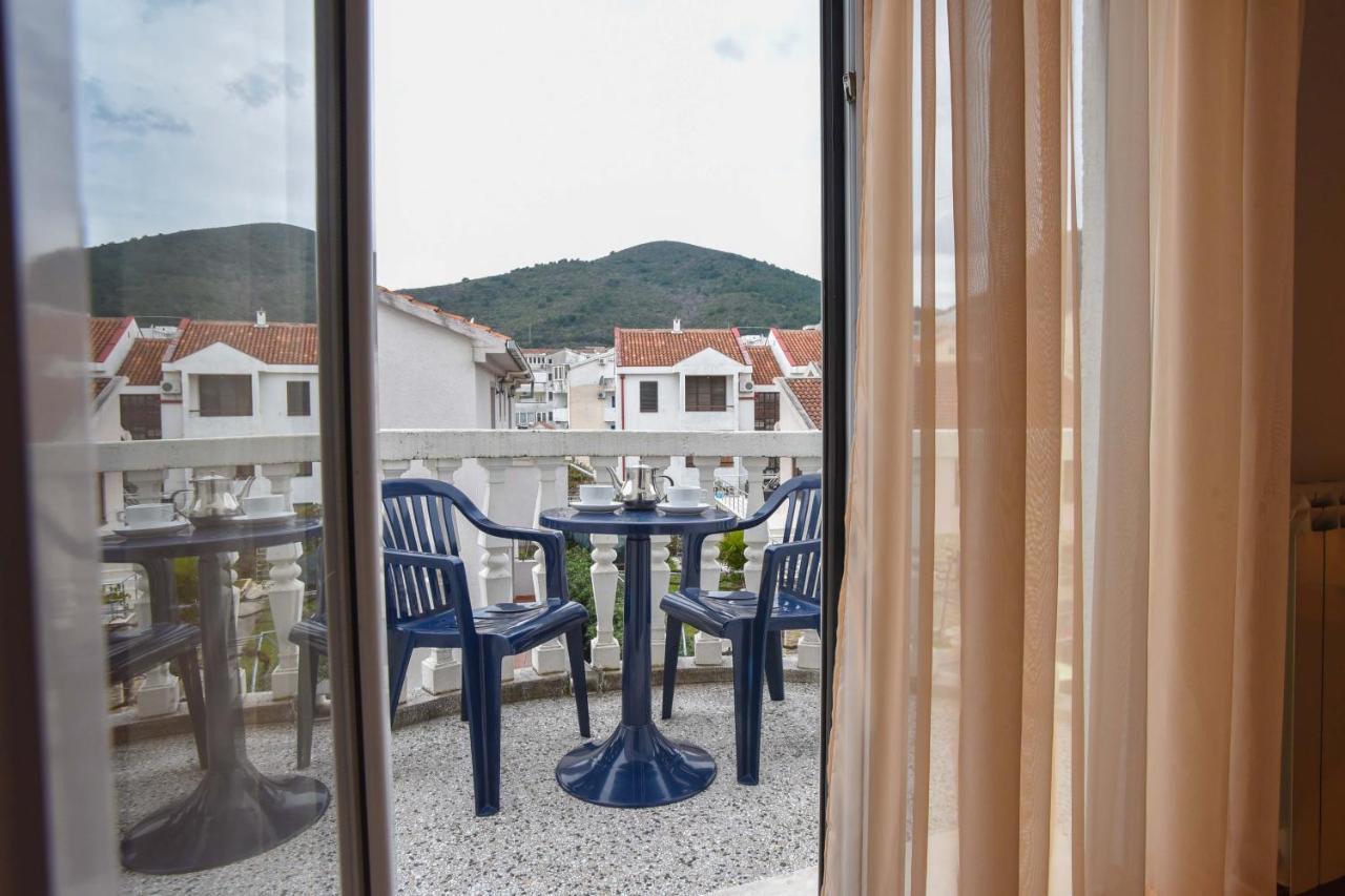 Apartments Adok Budva Eksteriør billede