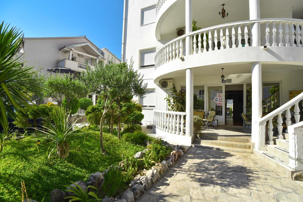 Apartments Adok Budva Eksteriør billede