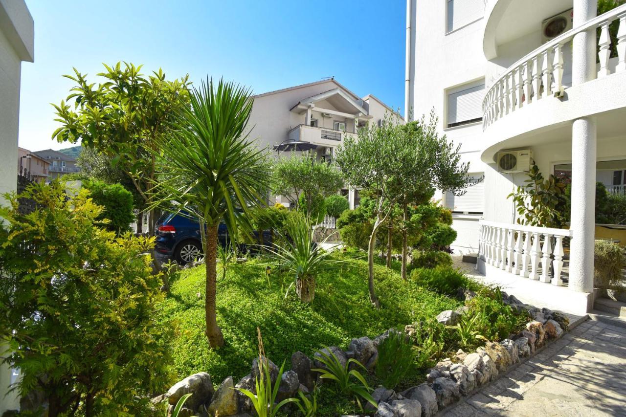 Apartments Adok Budva Eksteriør billede