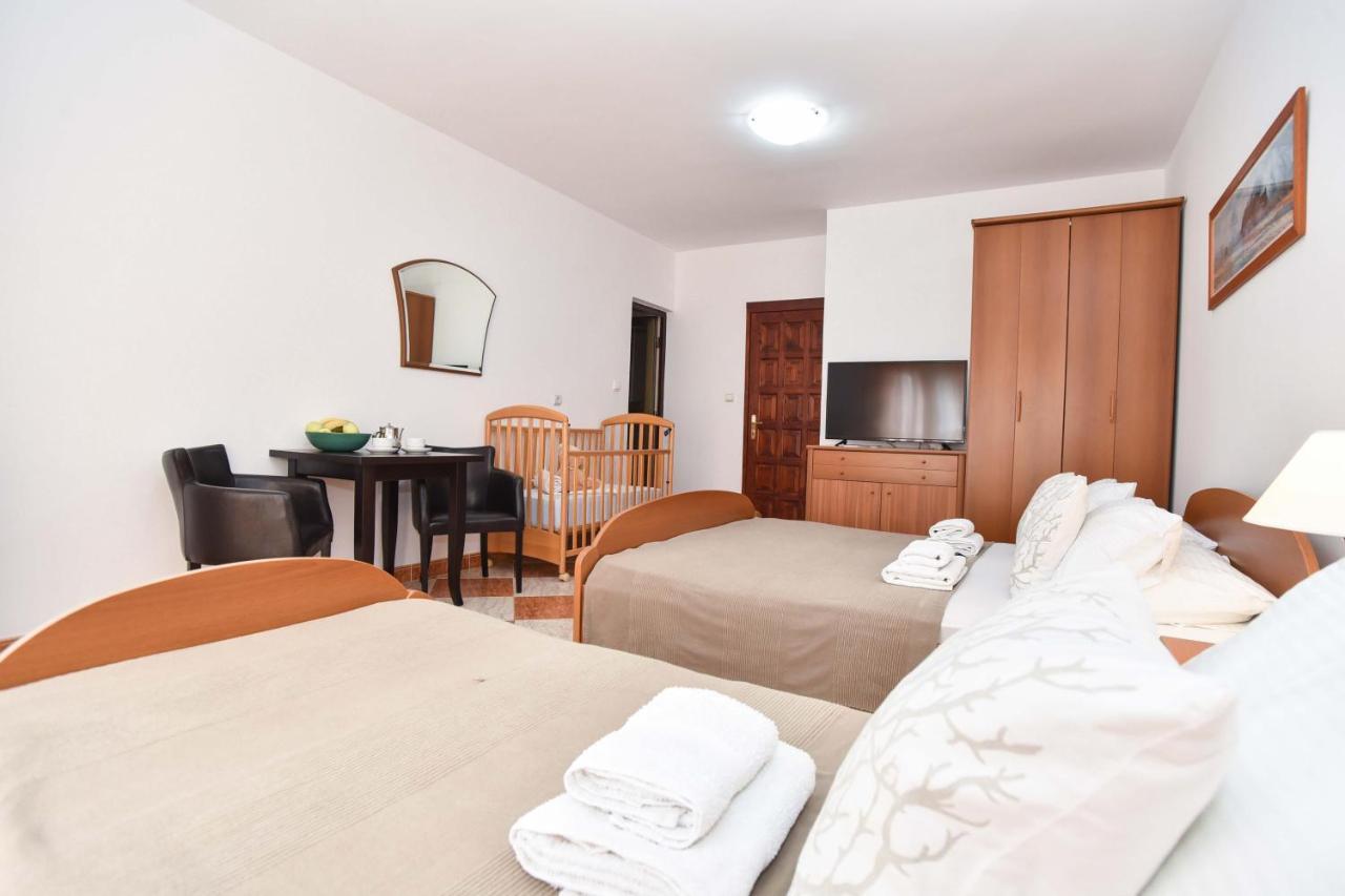 Apartments Adok Budva Eksteriør billede