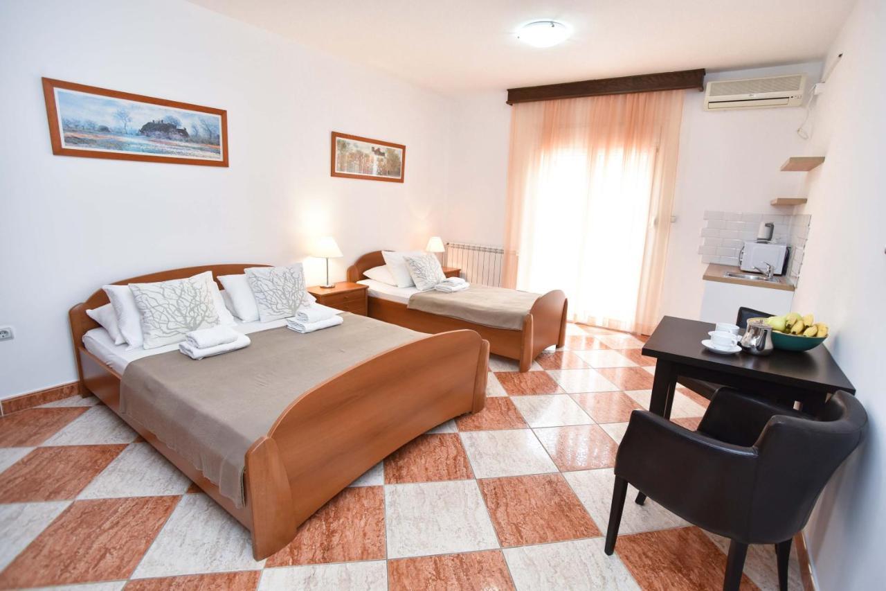 Apartments Adok Budva Eksteriør billede