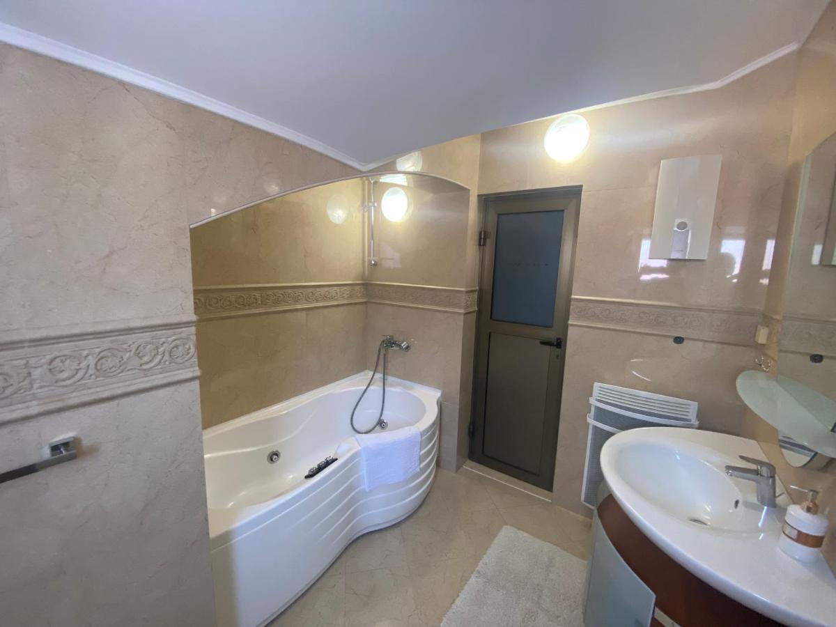 Apartments Adok Budva Eksteriør billede