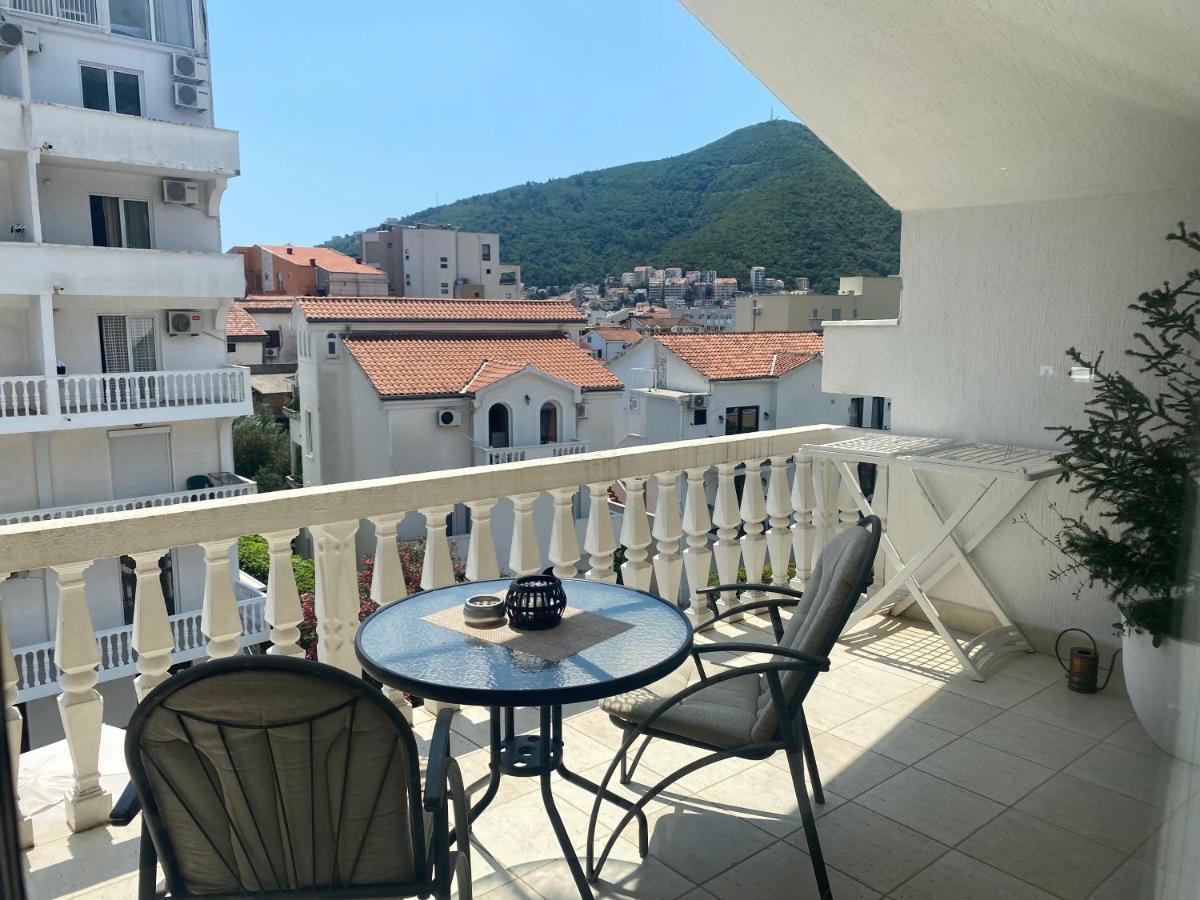 Apartments Adok Budva Eksteriør billede
