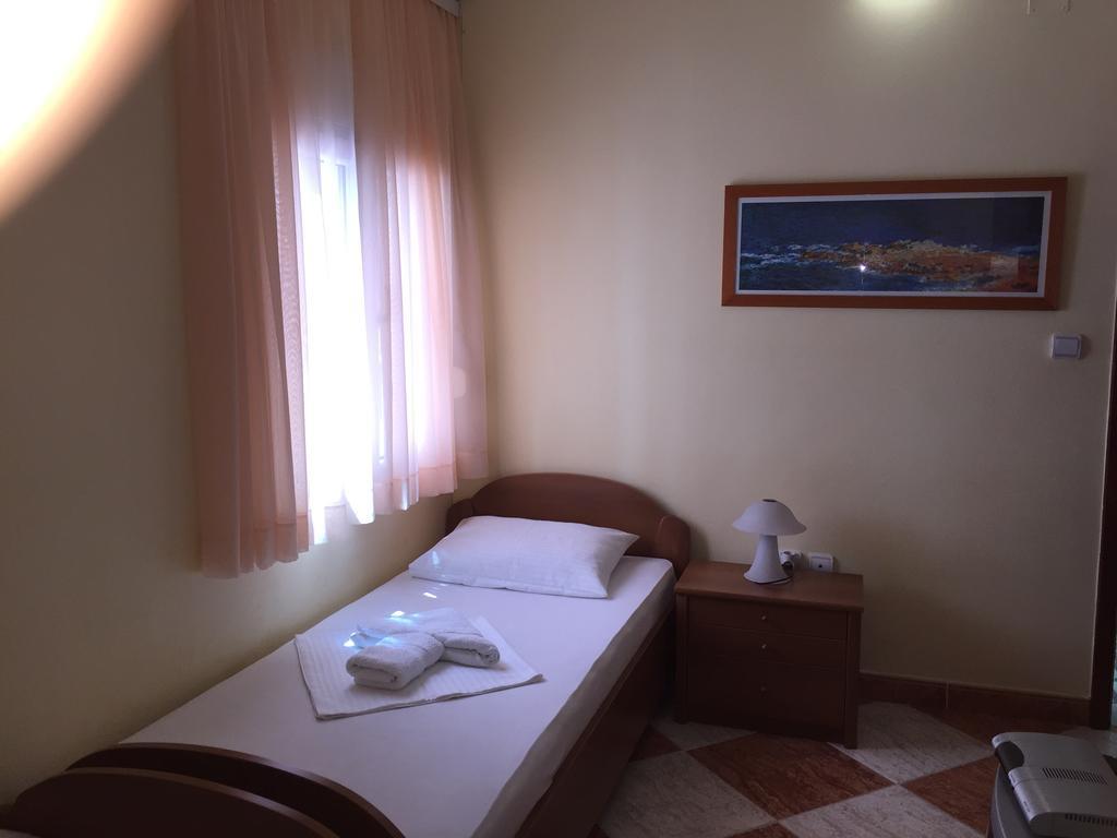Apartments Adok Budva Eksteriør billede